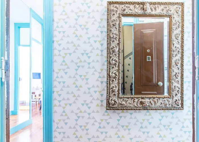 Liberdade - 7 Bedroom Διαμέρισμα *